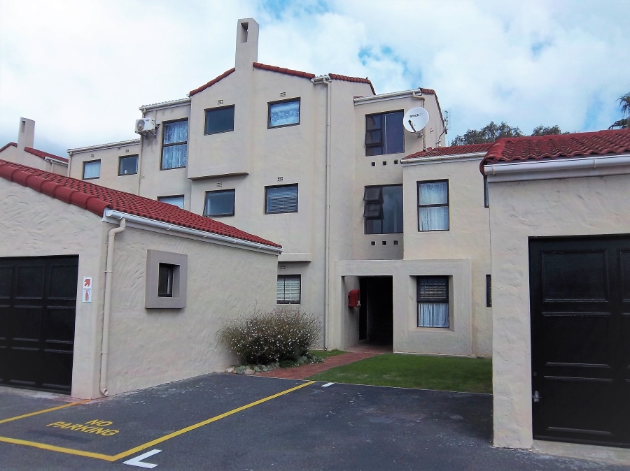 1 Bedroom Property for Sale in Greenways Golf Estate Western Cape